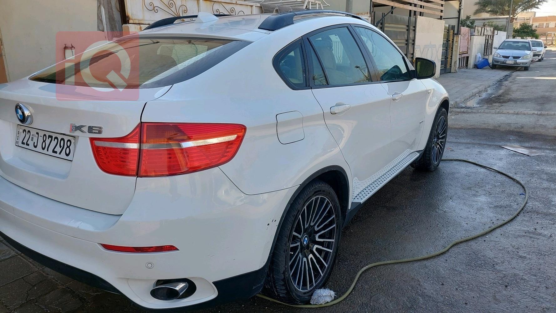 بی ئێم دەبڵیو X6